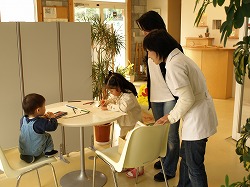 鍼灸院の待合室の様子