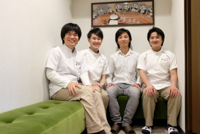 カポスのスタッフと一緒に