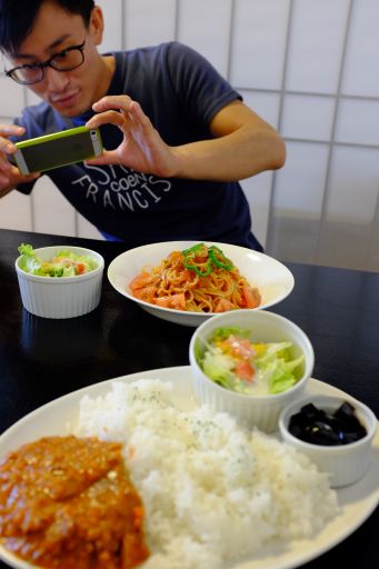 カフェロッシーの「冷やしナポリタン」