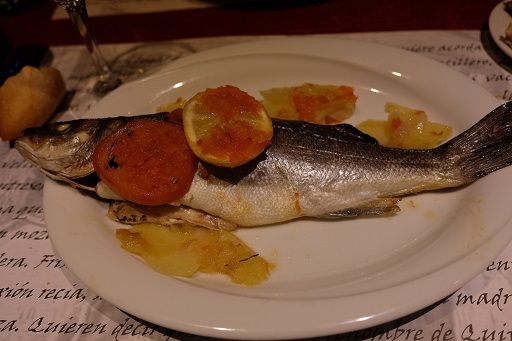 バルセロナで食べたスズキの料理